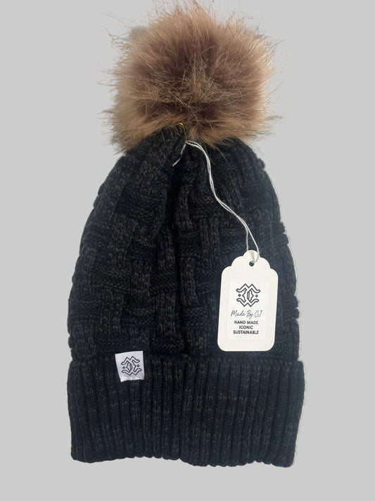 Black and brown toque